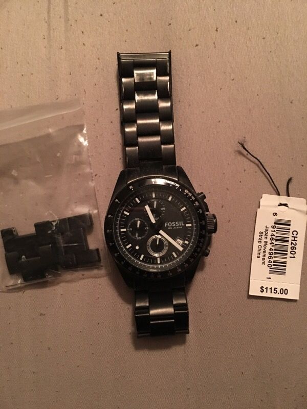 Selling classic black fossil watch