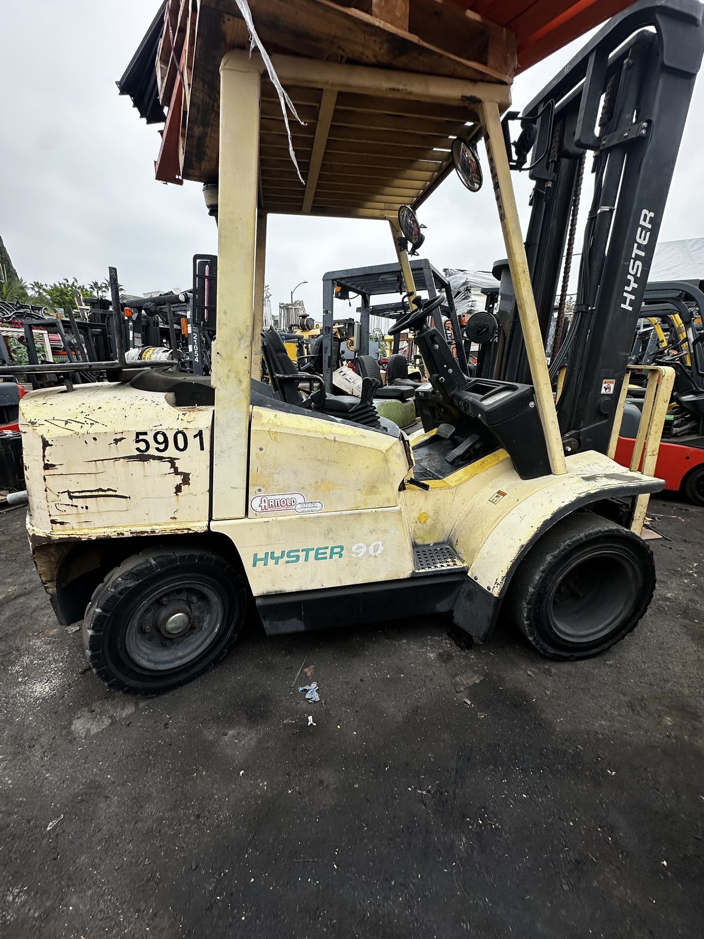 Hyster Forklift For Sale. 10,000 Lbs Capacity