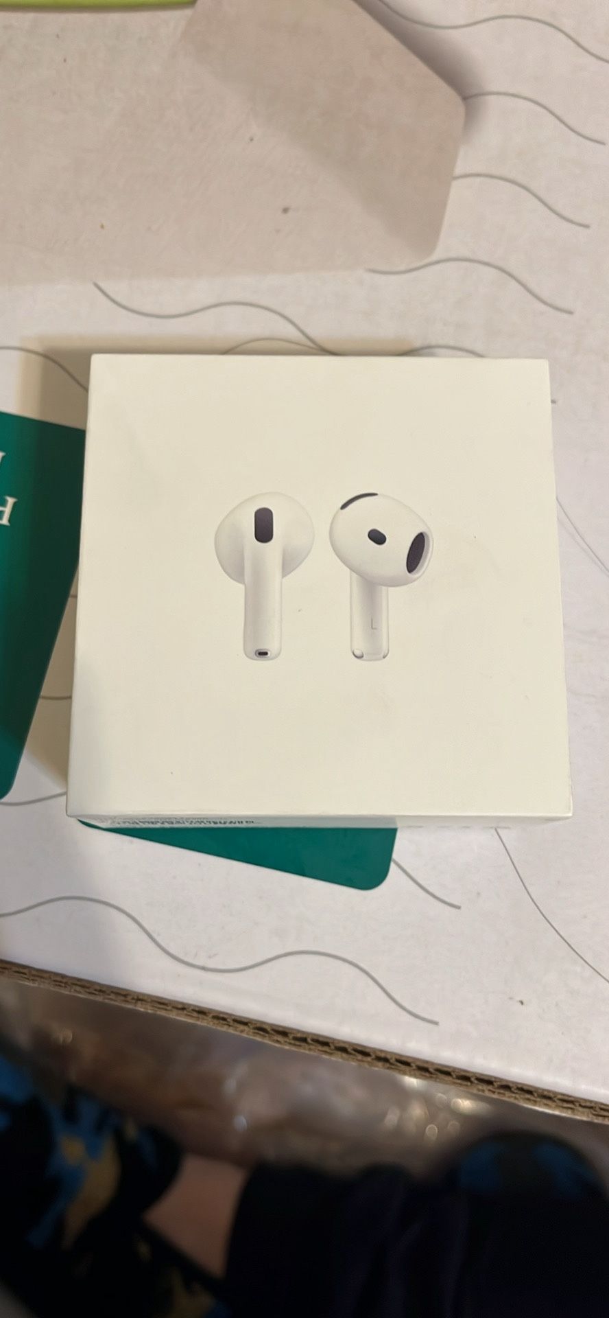 AirPod 4