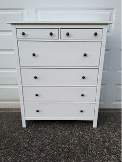 Like New Ikea Hemnes 6 Drawer Dresser -DELIVERY AVAILABLE