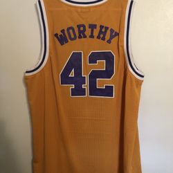 Lakers James Worthy 42 84-85