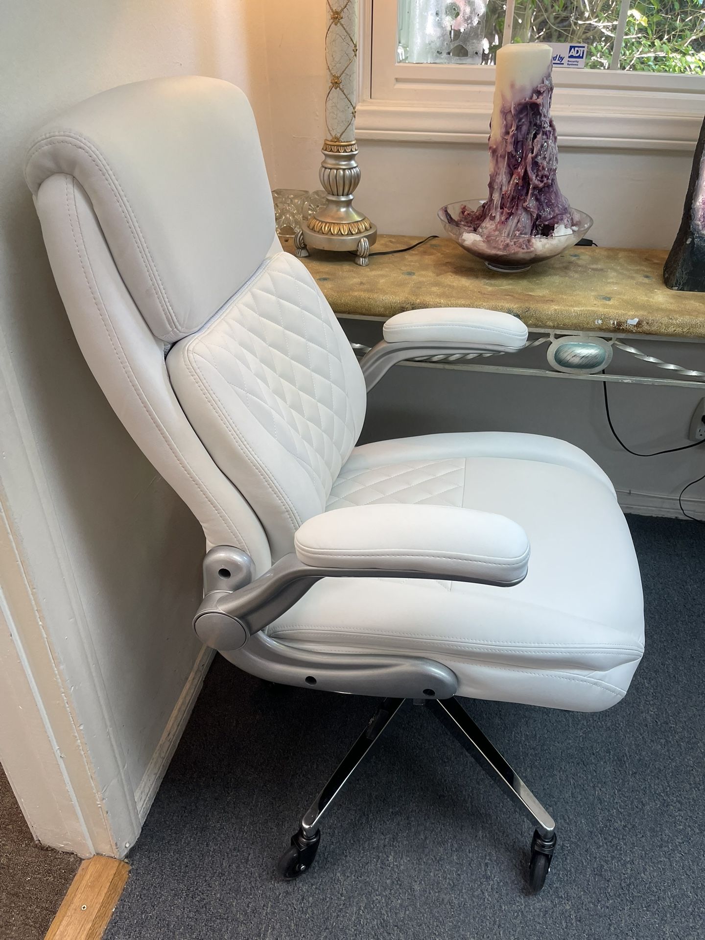 New Nouhaus Posture Ergonomic White Leather Office Chair With