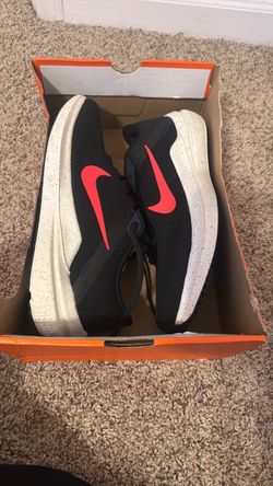 Nike Low-Top Sneakers Black and Red