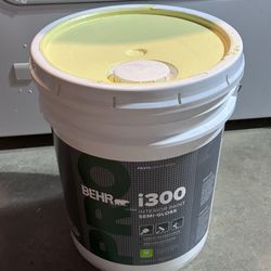 Behr 5 Gallon Interior Paint Semi-Gloss Light Yellow / Pintura 5 Galones Interior Amarillo Claro Semi Brillante
