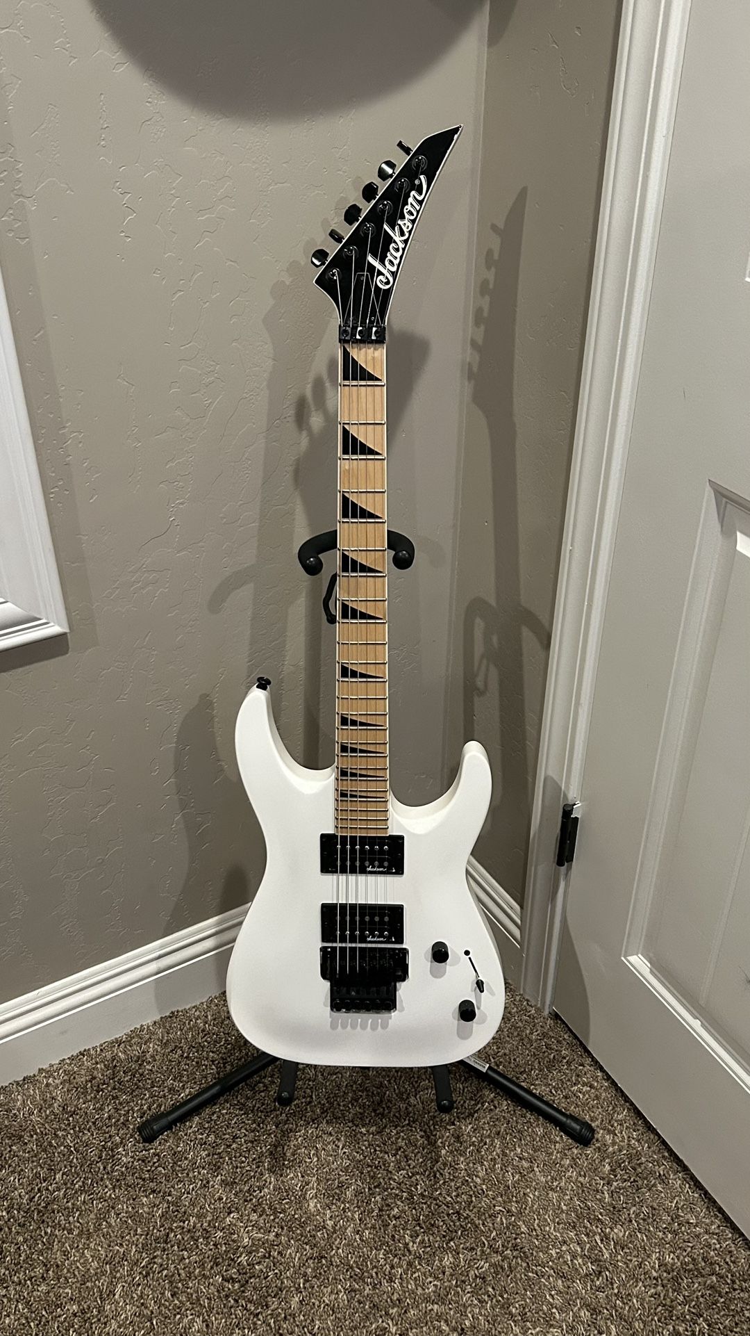 Jackson JS32 Dinky 