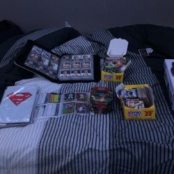 Comics/Football Cards/Baseball Cards/ Pokémon Cards