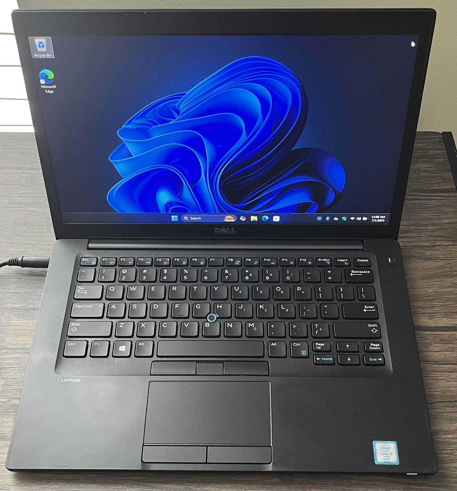 Dell Latitude 7480. 14”. 2.4 GHz i5. 512 GB SSD. 8 GB Ram