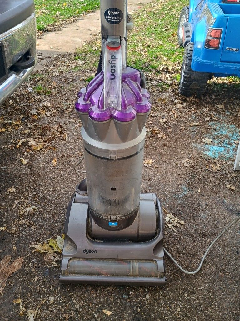 Dyson DC17 Upright HRPA Vacuum
