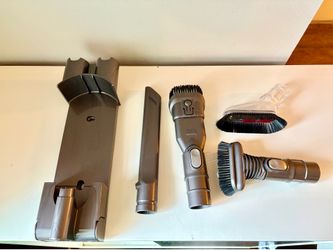 Dyson v7 wall mount and attachments