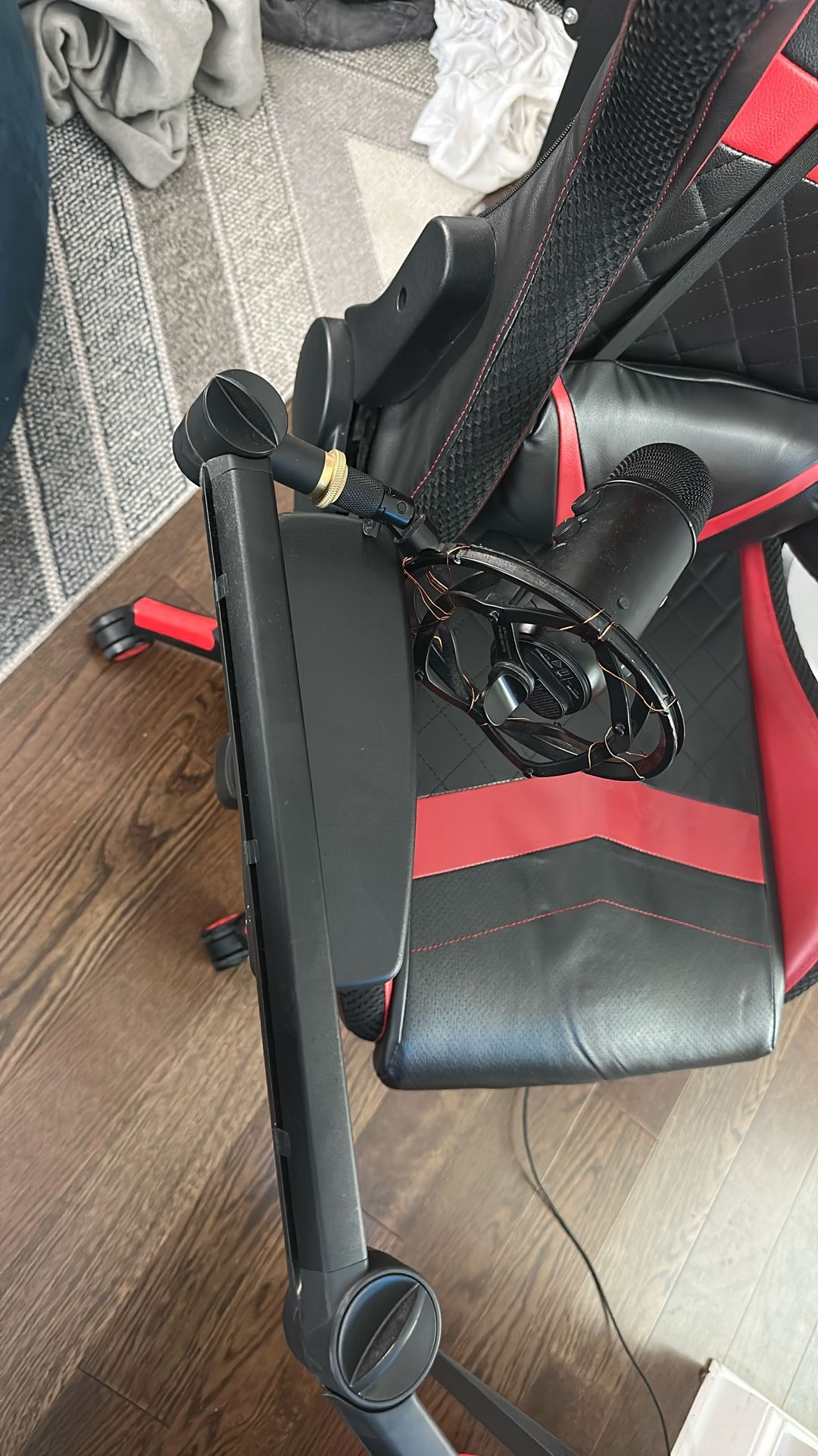 Blue Yeti Mic And Arm