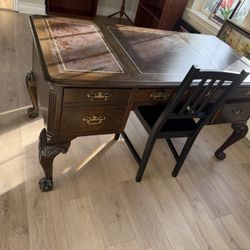 traditional style wooden desk