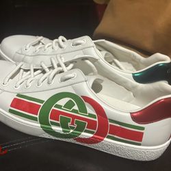 GUCCI Ace Interlocking GG Sneakers, White/Green/Red 