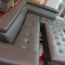 *Manager's Special!!!*---Low Profile Ibiza Gray Leather Sectional Sofa W/Ottoman---Delivery/$10 Down Financing🫡
