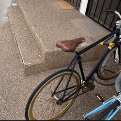 Black Fixie / Single Speed 700c bike