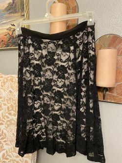 Lace skirt