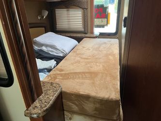 2016 Thor Freedom Elite 27’