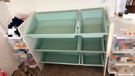 Children's storage rack