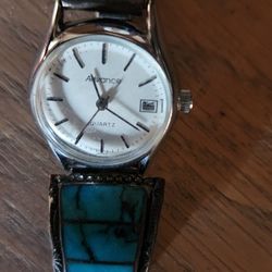 Vintage Navajo Turquoise Advance Ladies Quartz Watch w/ Date.