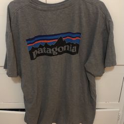 Patagonia Men’s Size Large Short Sleeve Shirt 