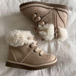 New GAP Baby Toddler High Top Fur Lined Boots Beige Natural Brown (Size 6) NWOB