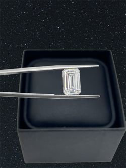 Big Emerald shape lab-grown Certified diamond 💎