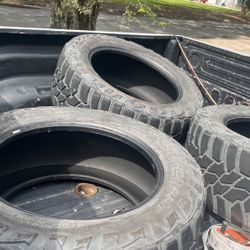 3 Tires 305 55 R20
