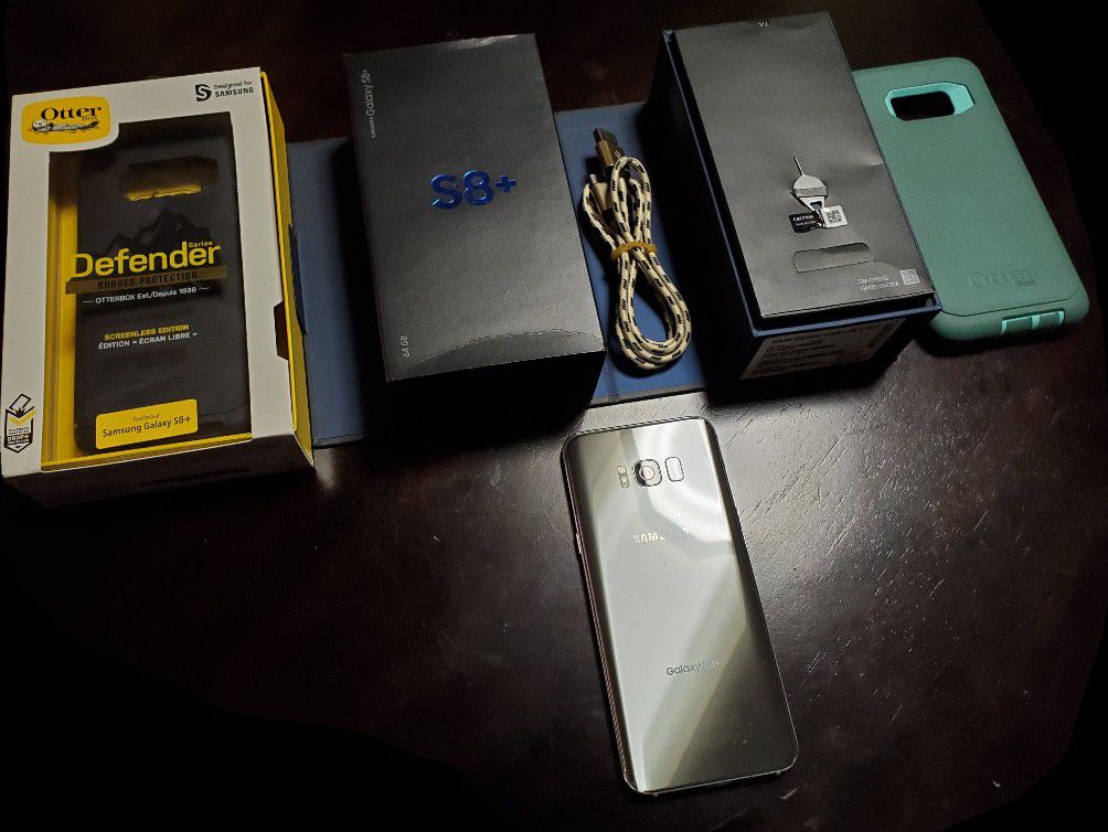 Samsung Galaxy S8+ (T-Mobile) with 2 Otterbox Cases
