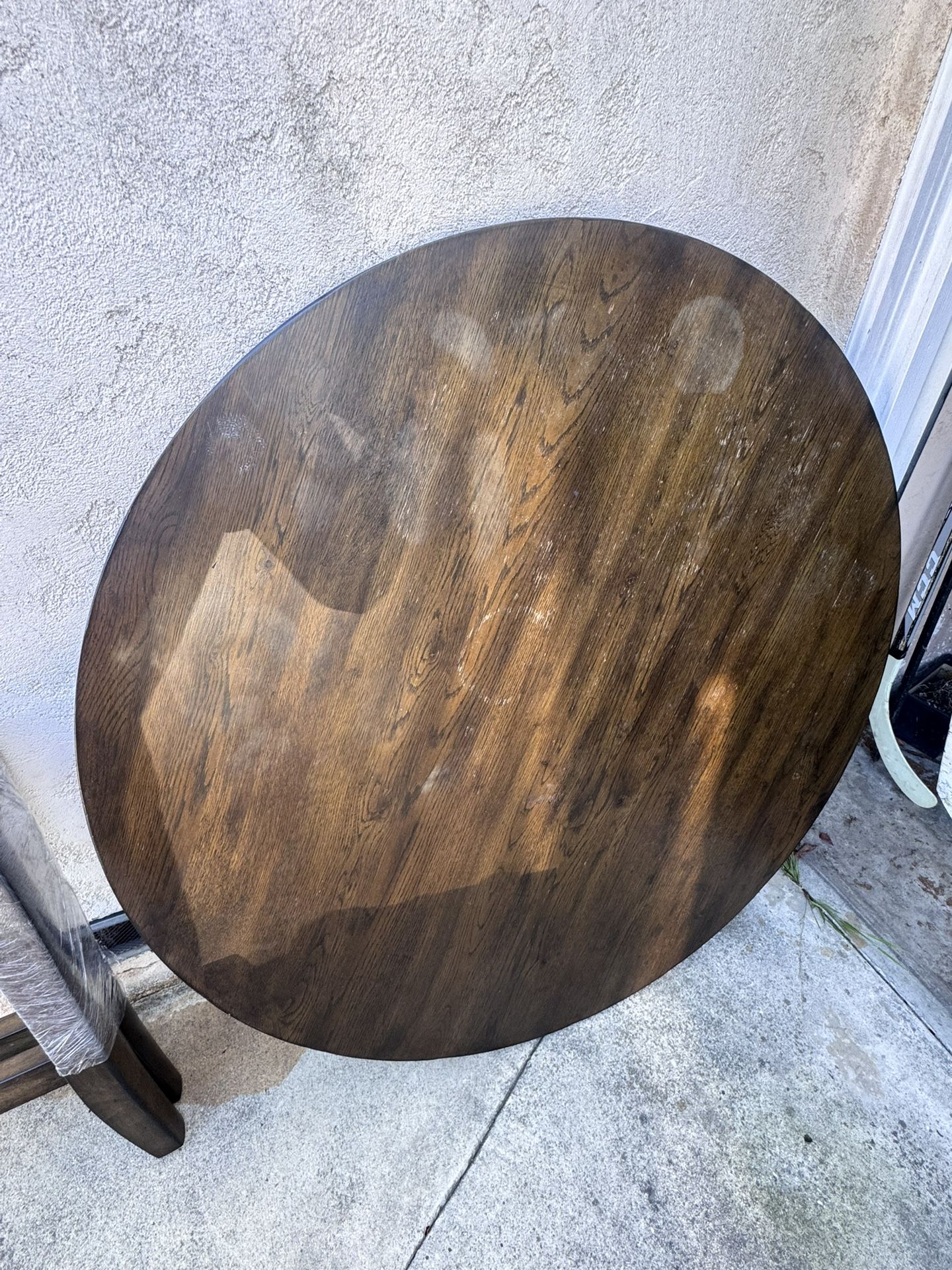 Dining Room Table (round)