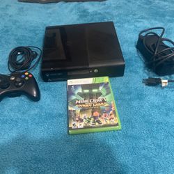 Xbox 360  Elite 250g Hard Drive with Controller and Game