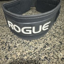 Rogue Weightlifting Belt ~ Medium 