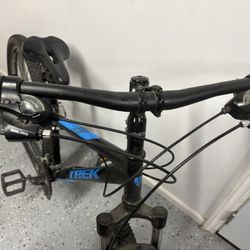 Trek 820 mountain bike