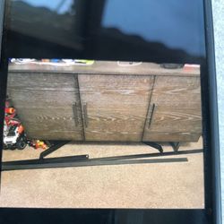 Dresser /Tv Stand