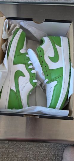 Air Jordan 1 Low SE “Chlorophyll”