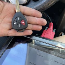 Toyota Remote Control Car Key.  Avalon Echo Matrix Camry Corolla 