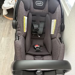 BABY CAR SEAT FOR SALE!!!!!