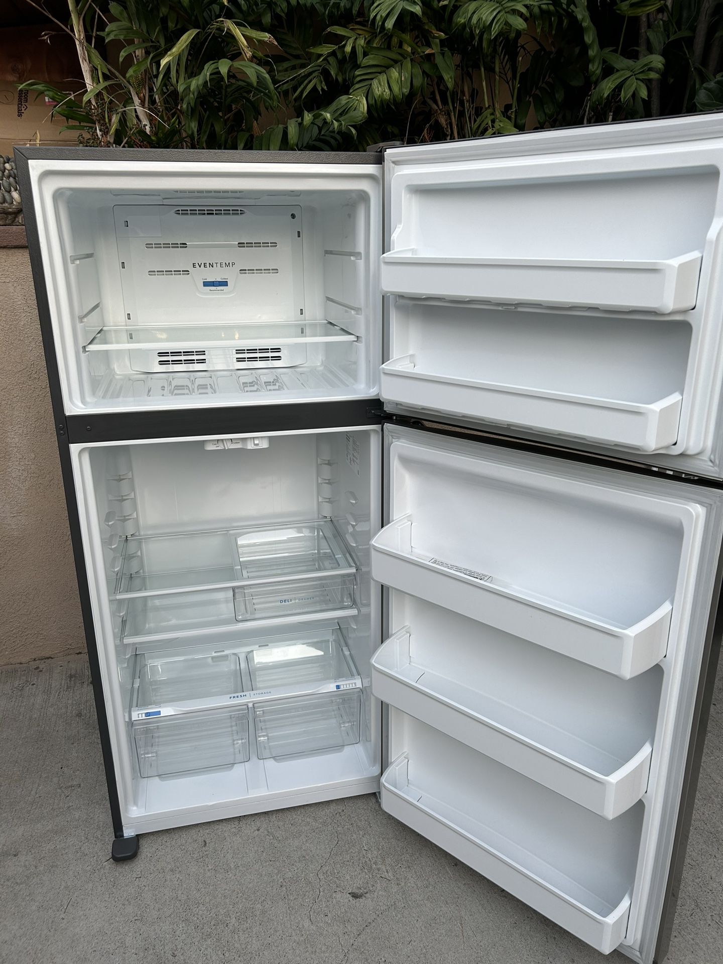 Frigidaire Fridge Silver 18cu Ft 30x30x66๐๐3 MONTHS WARRANTY