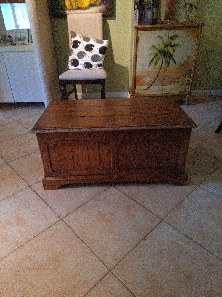 Ethan Allen Vintage Old World Treasures Blanket Chest