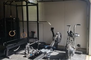 TITAN SQUAT RACK with pull-up bar