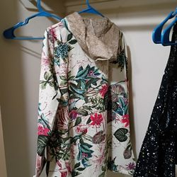 Ladies Coat / Jacket  NEVER WORN 