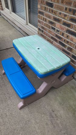 Kids water table with top