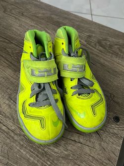 Bin full of shoes size 1