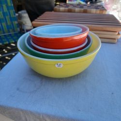 Pyrex Bowls 