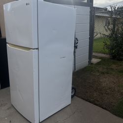 LG REFRIGERATOR 
