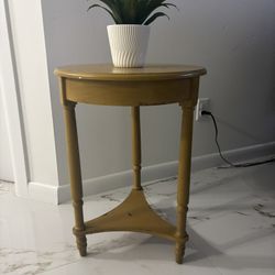 Beautiful End Table 