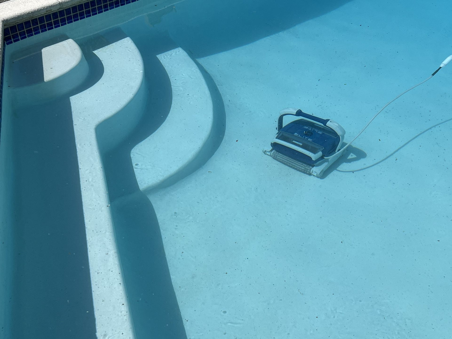 Aquabot Elite AQ11 Pool Cleaning Robot