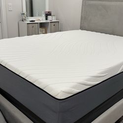 Queen Mattress 14” Foam (Barley Used)