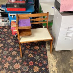 Gossip Bench 