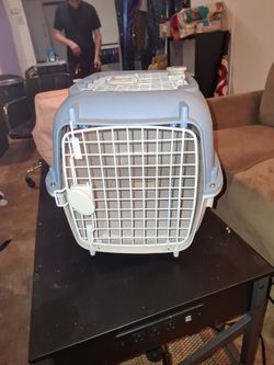 Light Blue Hard Shell Pet Carrier Crate