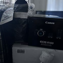 Canon EOS r100 Bundle Camera