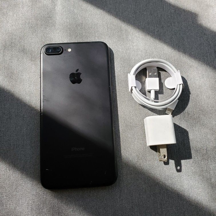 iPhone 7 Plus 128gb UNLOCKED Like New Cell phones & Accessories